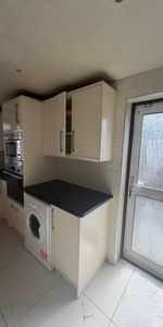 Room in a Shared Flat, North Circular Road, NW2 - Photo 4