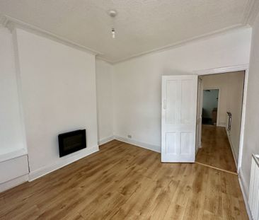 Available NOW FULLY REFURBISHED - Rent Amount: £850per month - Depo... - Photo 3