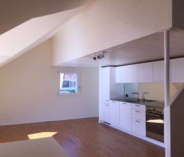 Aussergewöhnliche 3-Zimmer-Dachwohnung im Ortskern von Binningen - Foto 2