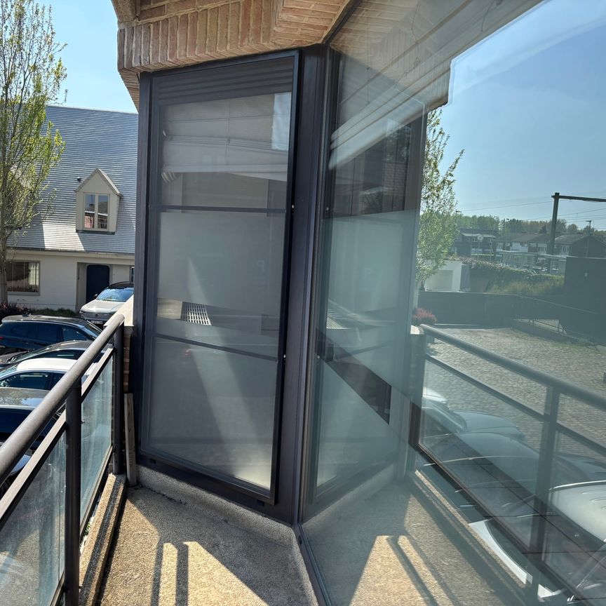 HERZELE - RUIM APPARTEMENT VLAKBIJ STATION - Photo 1