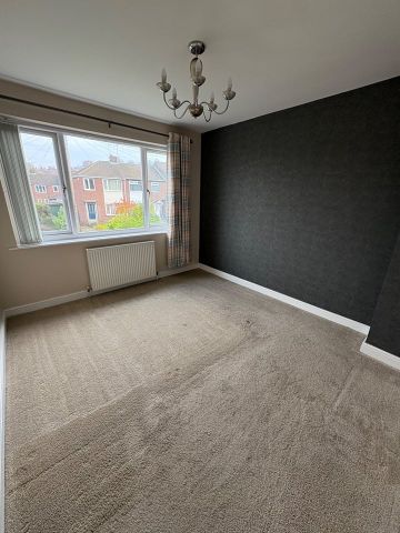 3 Bed Terraced House, Wesley Garth, LS11 - Photo 4