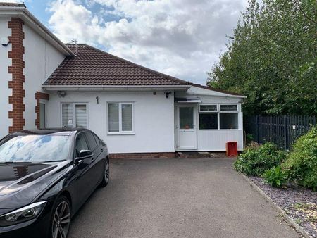 Studio to rent - Photo 3