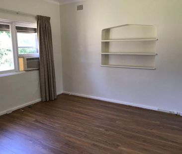 Top Location, 2 bed+study house - Photo 3