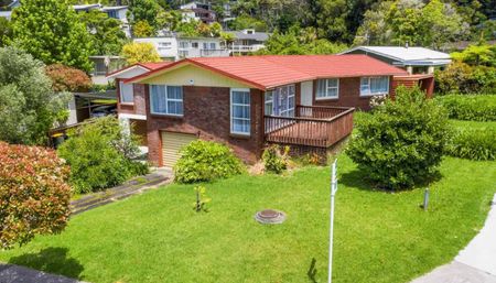 Hillcrest - 3 Bedroom House - Photo 2