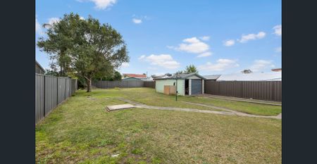 Neat And Tidy 3 Bedroom Home - Photo 2