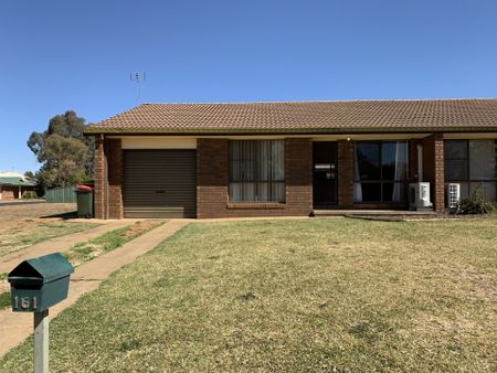 Two Bedroom Duplex in Churchill Gardens - Photo 4