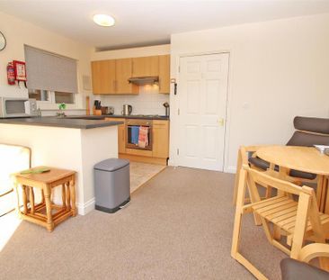 2 bedroom flat to rent - Photo 6