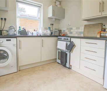 2 bedroom maisonette to rent - Photo 1