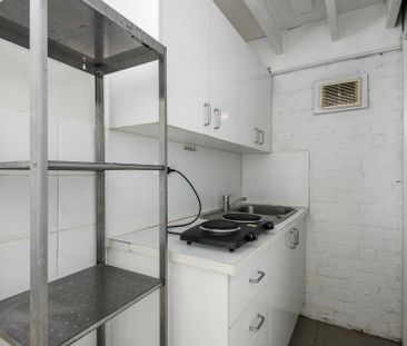 YOUR NEW YORK LOFT LIFESTYLE IN PORT MELBOURNE - Photo 5