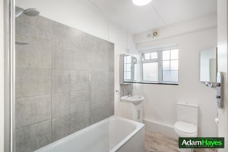 Okehampton Close, North Finchley, N12, 3 bedroom, Apartment - Photo 3