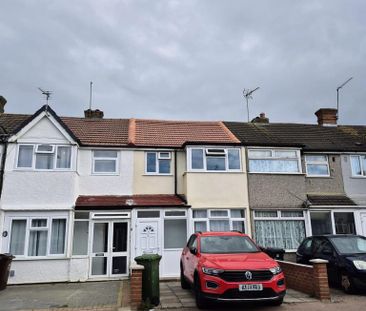 3 bedroom terraced house to rent - Photo 3