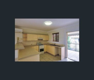 6/16 Dickenson Street, Carina, Qld 4152 - Photo 2