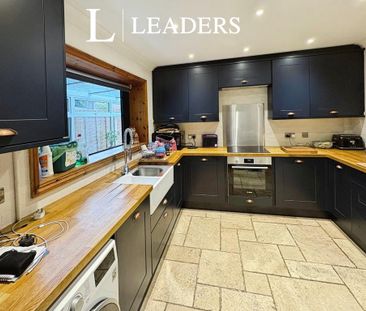 4 bedroom terraced house to rent - Photo 6