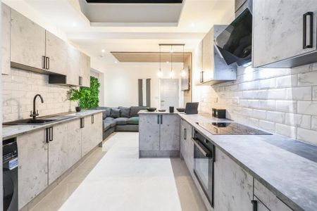 1 bedroom in a house share to rent - Photo 5