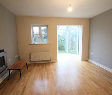 3 bedroom end of terrace house to rent - Photo 3