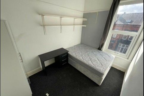 Student Houses in Leeds - Photo 1