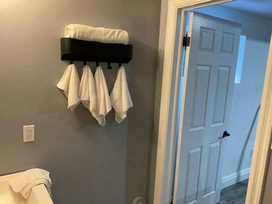 For Lease - 214 Clanton Park Road, Toronto, Ontario - Photo 1