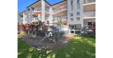 2 Bed, 2 bathroom with pool in secure complex - Photo 3