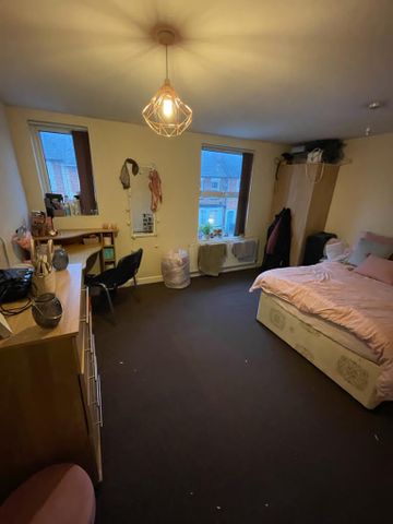 Blenheim Road - Photo 2