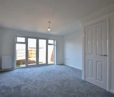 2 bedroom terraced house to rent - Photo 5