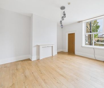 2 bedroom Flat To Let - Photo 1