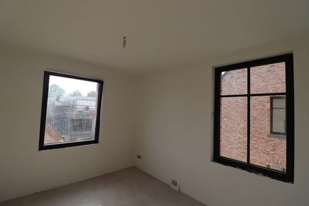 Energiezuinige nieuwbouwwoning met 3 slaapkamers, terras met tuin, tuinberging, carport en autostaanplaats. - Foto 5