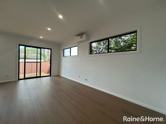 BRAND NEW Modern Granny Flat! - Photo 1