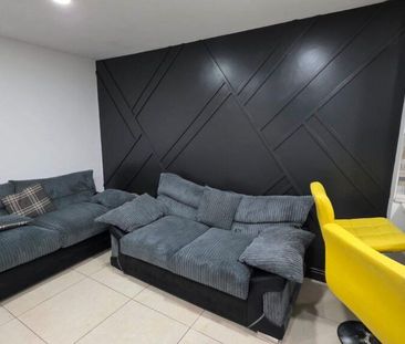 6 bedroom terraced house to rent - Photo 1