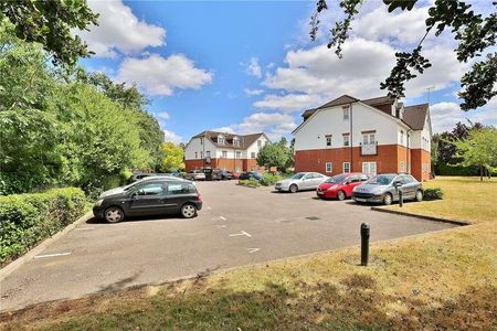 Kingsway, Woking, Surrey, GU21 - Photo 3