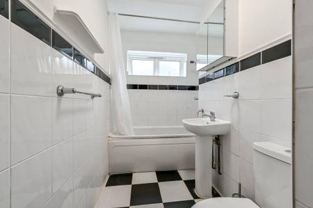 2 bedroom maisonette to rent - Photo 3