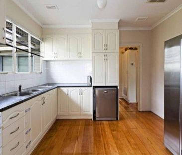 54 Crevelli Street, Reservoir VIC 3073 - House For Rent | Domain - Photo 4