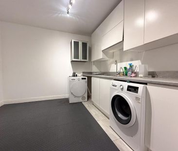 4 bedroom townhouse to rent - Photo 2