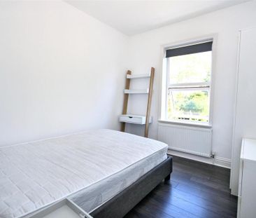 4 bedroom semi-detached house to rent - Photo 5