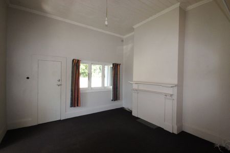 8 Rolleston Street, Hokowhitu, Palmerston North - Photo 2