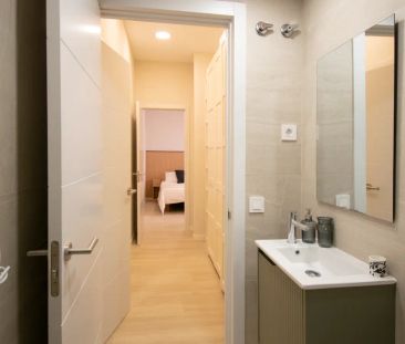 Room in a shared 15-bedroom apartment for rent in Ciudad Universitaria, bills included - Photo 5