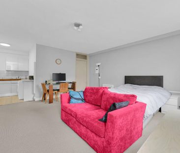 Studio to rent - Photo 3