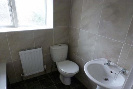2 bedroom terraced house to rent - Photo 5
