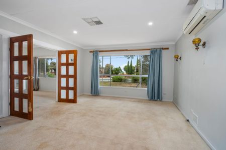 Positioned on a large block in the sought-after suburb of Victory Heights - Photo 2