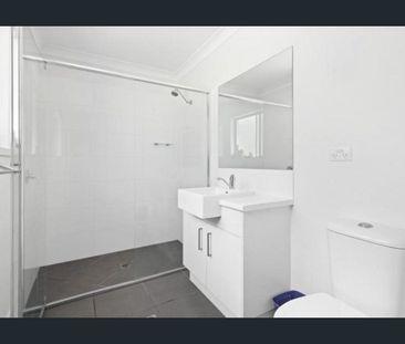 3 bedroom, 2 bathroom unit in Peregian Springs - Photo 3