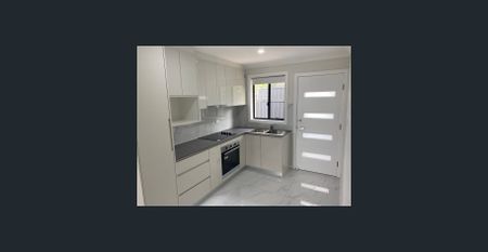 2 Bedroom brick granny flat - Photo 2