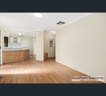 62 Challenger Avenue, Parmelia, WA 6167 - Photo 4