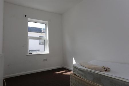 5 bedroom maisonette to rent - Photo 4