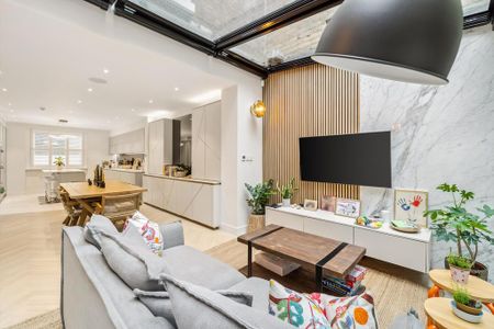 5 bedroom semi-detached house to rent - Photo 5