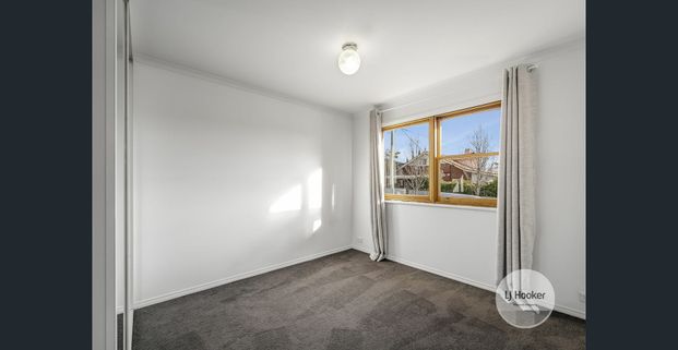 Light and Bright Home - Photo 1