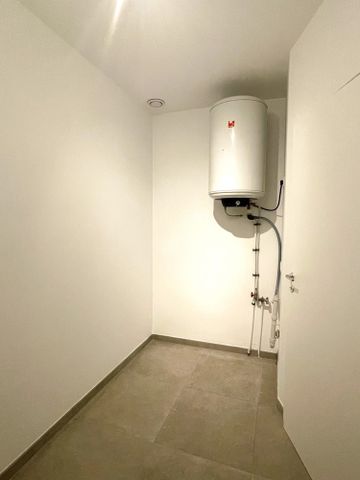 Lichtrijk appartement met 1 kamer en buitenterras op een zeer gunstige ligging! - Foto 3