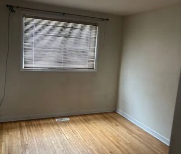 118 Redgrave Drive #Lower - Photo 2