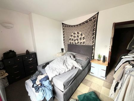 1 Bed Flat, City Road, BS2 - Photo 4