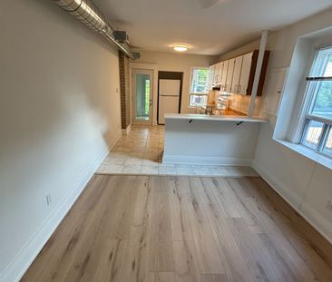 For Lease - 927 Kingston Road Unit# Upper, Toronto, Ontario - Photo 1