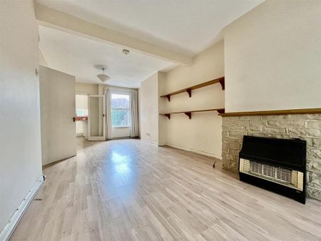 2 bedroom terraced house to rent - Photo 4