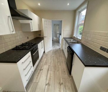 4 bedroom terraced house to rent - Photo 1